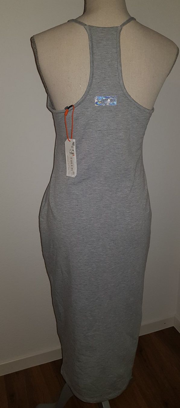Superdry Vestiti: SUPERDRY Kleid. Neu – Usato da Wetzikon ZH venduto da med_2y76 2