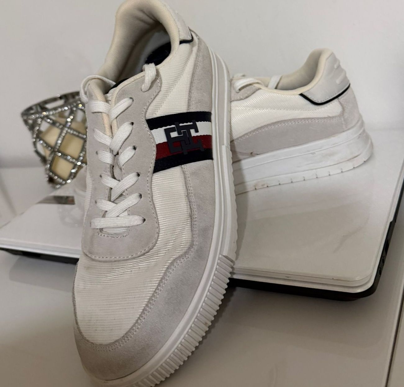 Tommy Hilfiger Scarpe da uomo: Baskets Tommy Hilfiger taille 44 – Usato da Vessy venduto da Liri_02