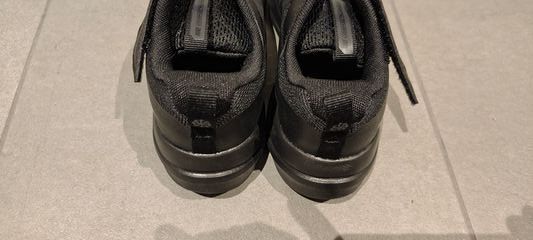 Nike Scarpe per ragazzi: Nike Turnschuhe/Sneaker Gr. 33.5 – Usato da Oberhofen AG venduto da iitf2020 4