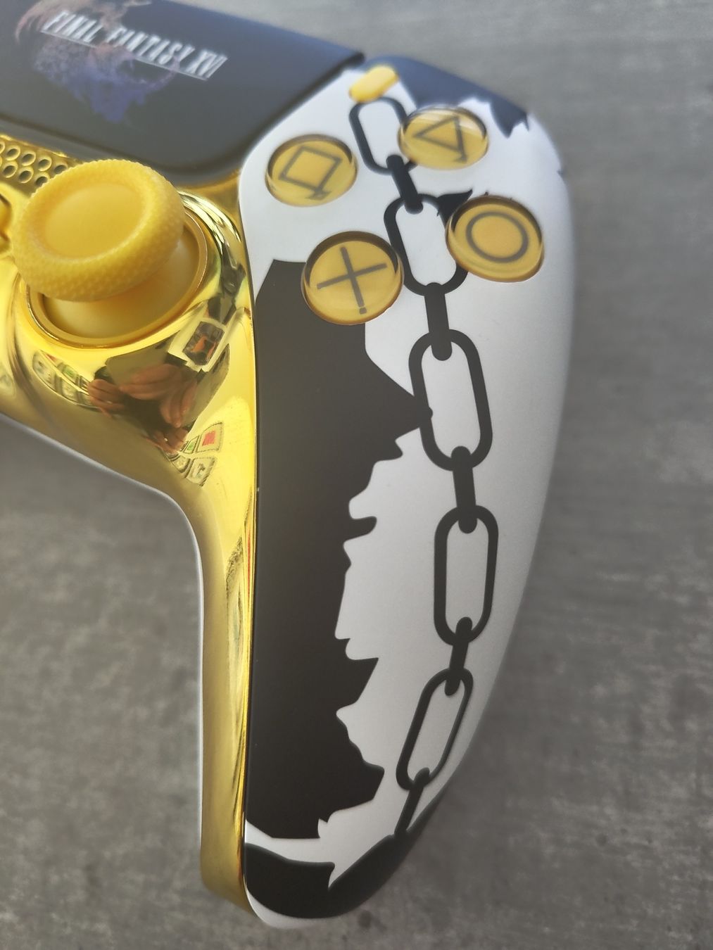 Sony Controller: Final Fantasy XVI PS5 Controller - Gold Edition Top! – Nuovo e nell'imballaggio originale da Sargans venduto da ver_ncy5 2