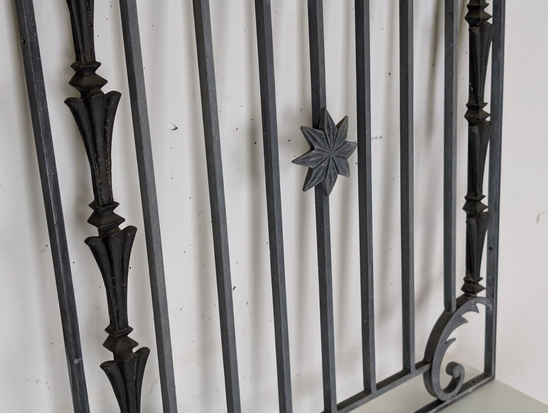 Gitter & Roste: altes Türgitter – Gebraucht aus Winterthur von Hint17 2