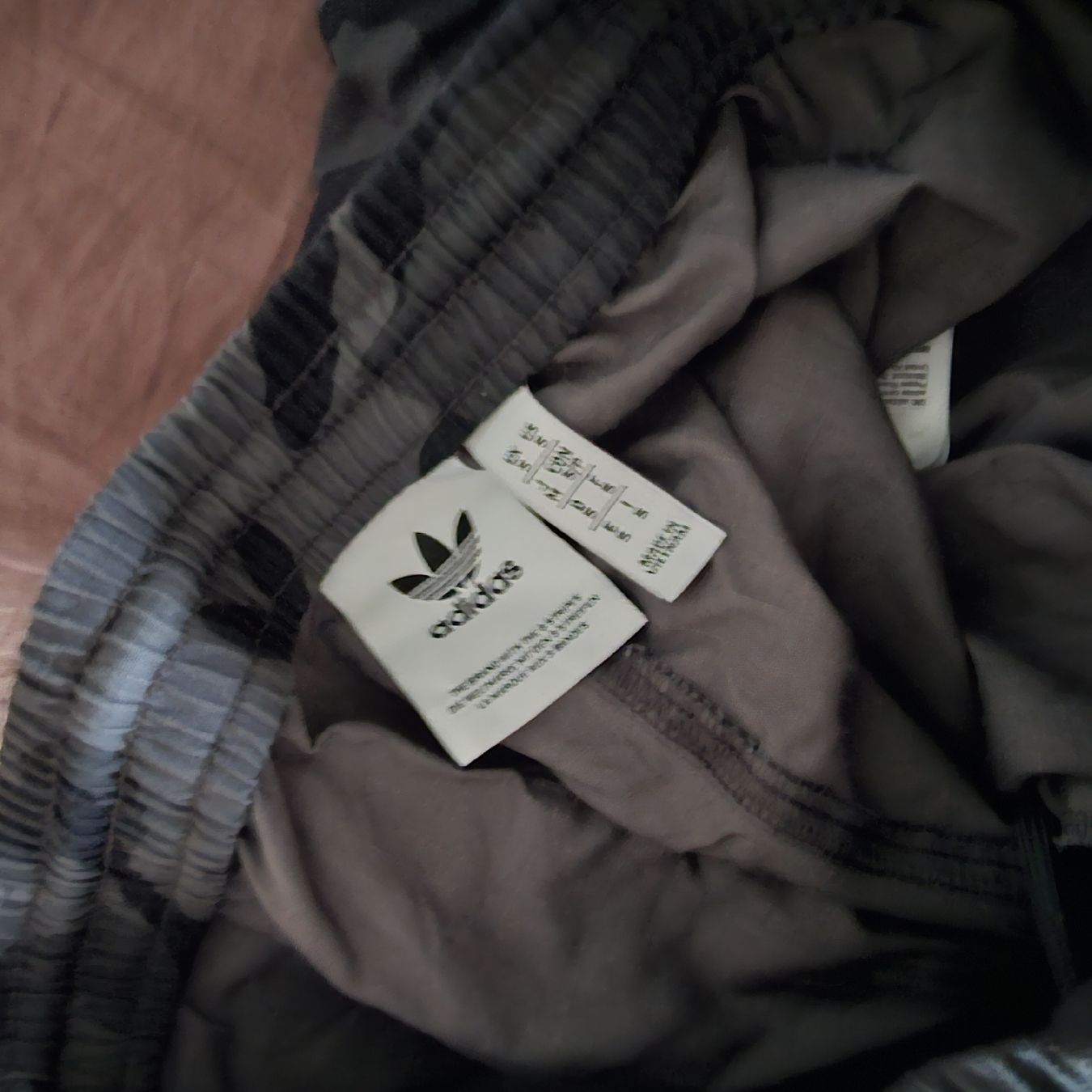 Adidas Pantaloni: Adidas Tarn – Nuovo (secondo la descrizione) da Rüti ZH venduto da crambambeli