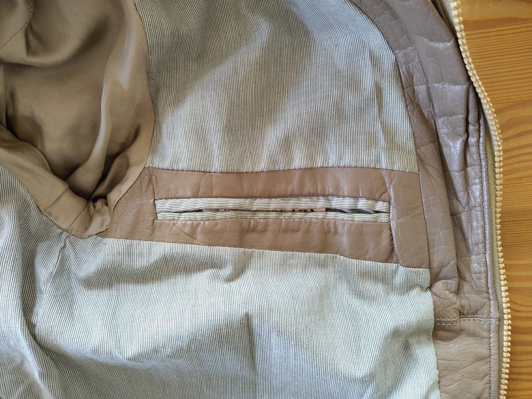 Jacken: Beigefarbener Echtlerder-Blouson, Grösse 52 – Gebraucht aus Möhlin von MeisterHora 9