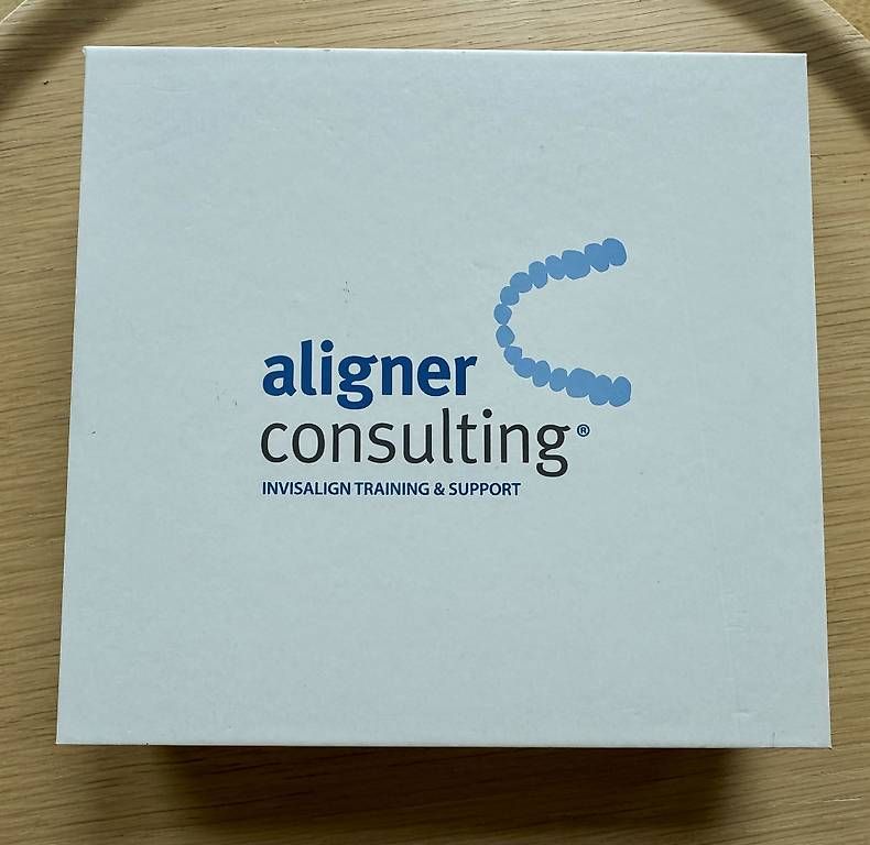 Kit di modellismo & Modellini statici: Aligner Consulting Invisalign Training Box – Usato da Bern venduto da mon_2lbl