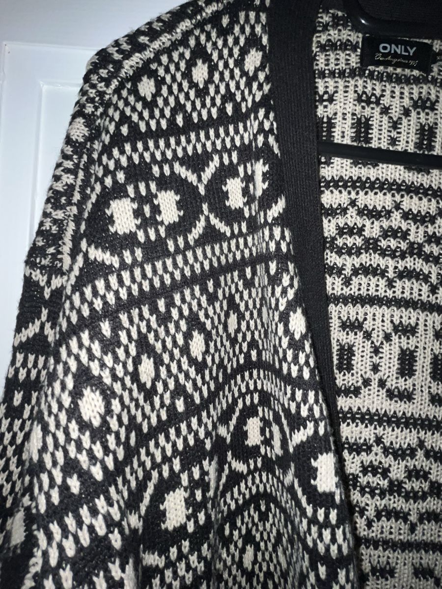 Only Maglioni & Felpe: Gemusterte Strickjacke Gr. S – Usato da Bern venduto da Regi1975 1