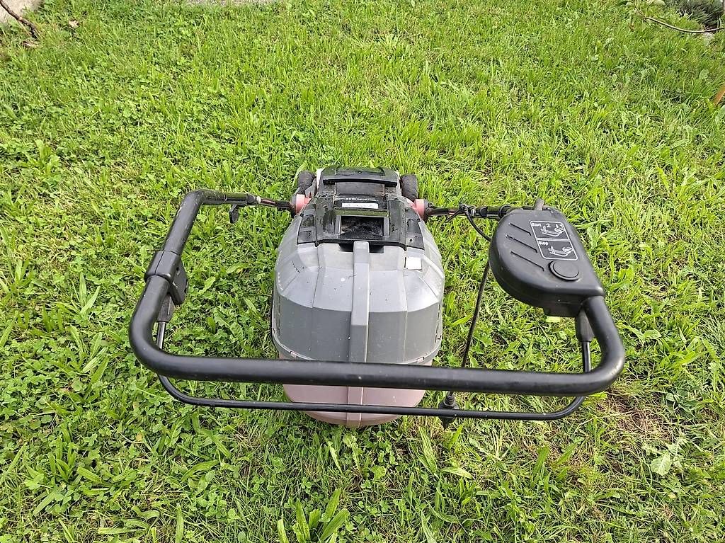Tondeuses à gazon: Elektrischer Rasenmäher – D'occasion à Walchwil par Corani 1