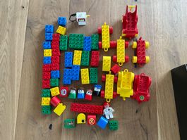 Lego Duplo Bausteine Set mit Figuren und 2 Platten
