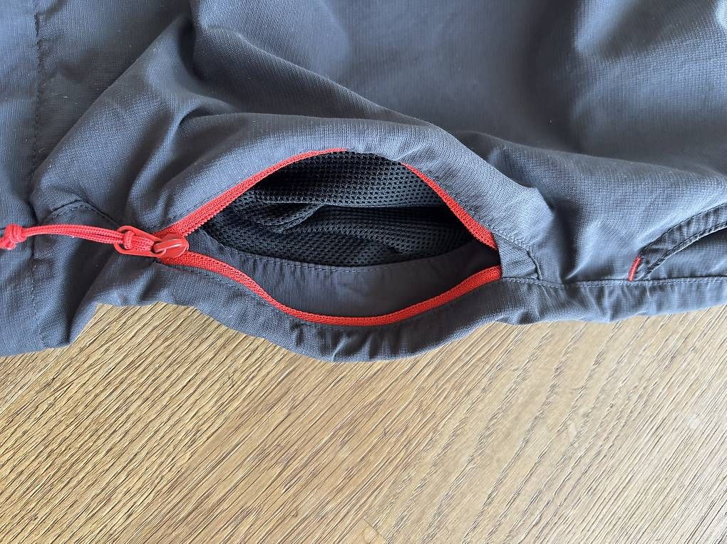 Decathlon Pantaloni: Decathlon Zip Wanderhose Gr.160-166 – Usato da Schüpfen venduto da norge84 1