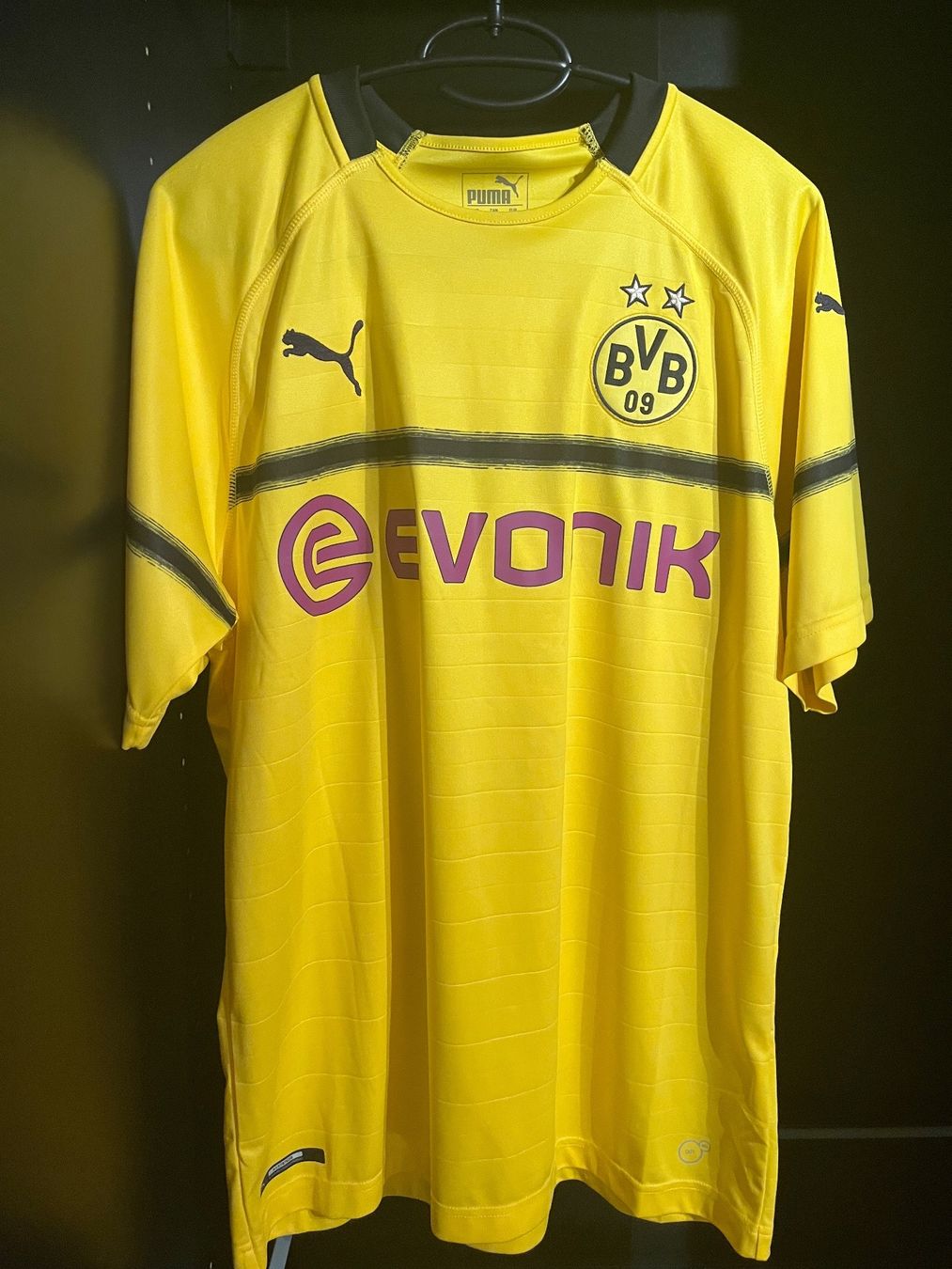Puma Leibchen & Hosen: Borussia Dortmund Trikot / Marius Wolf / Signed – Neu (gemäss Beschreibung) aus Näfels von dom_9p7f