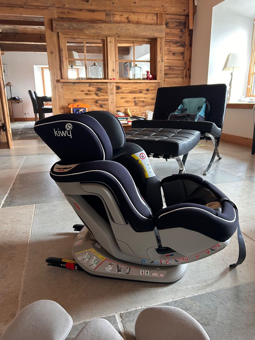 Kiwy Seggiolini per auto: Kiwy Kindersitz - Rotating ISOFIX Base - 0-18kg – Usato da Zürich venduto da ben_lig