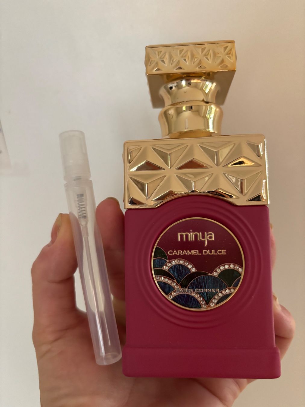 Profumi & Eau de Toilette: PARIS CORNER Minya Caramel Dulce EDP 5ML Abfüllung – Usato da Zürich venduto da deruja