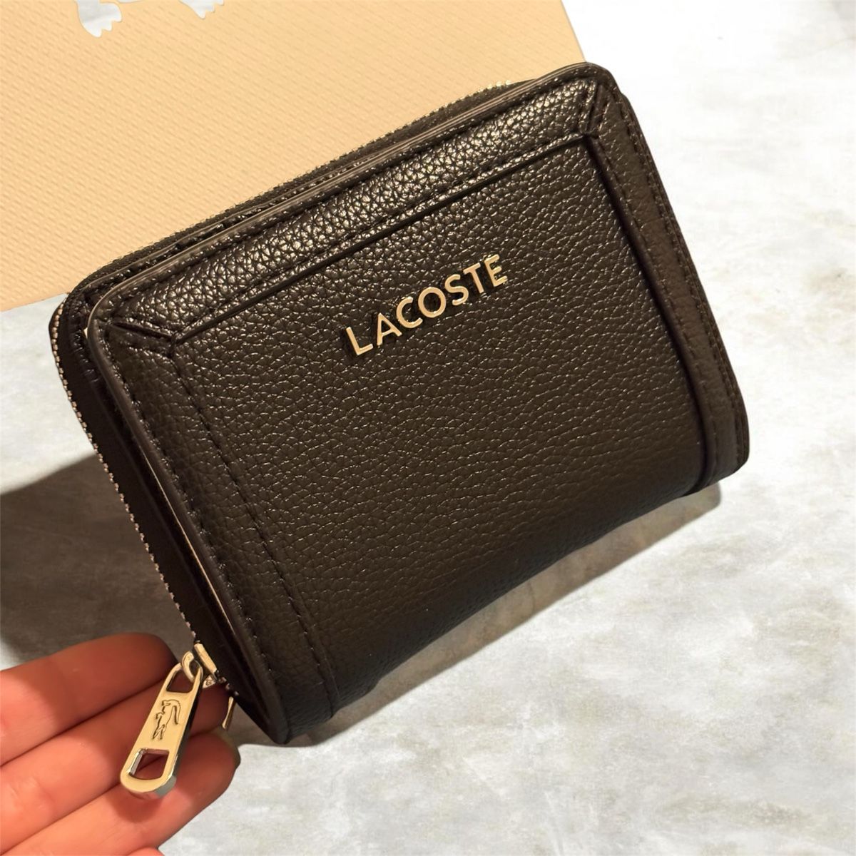 Lacoste Portamonete: Porte monnaie Lacoste – Nuovo e nell'imballaggio originale da Châtel-St-Denis venduto da Montclair_Swiss 1