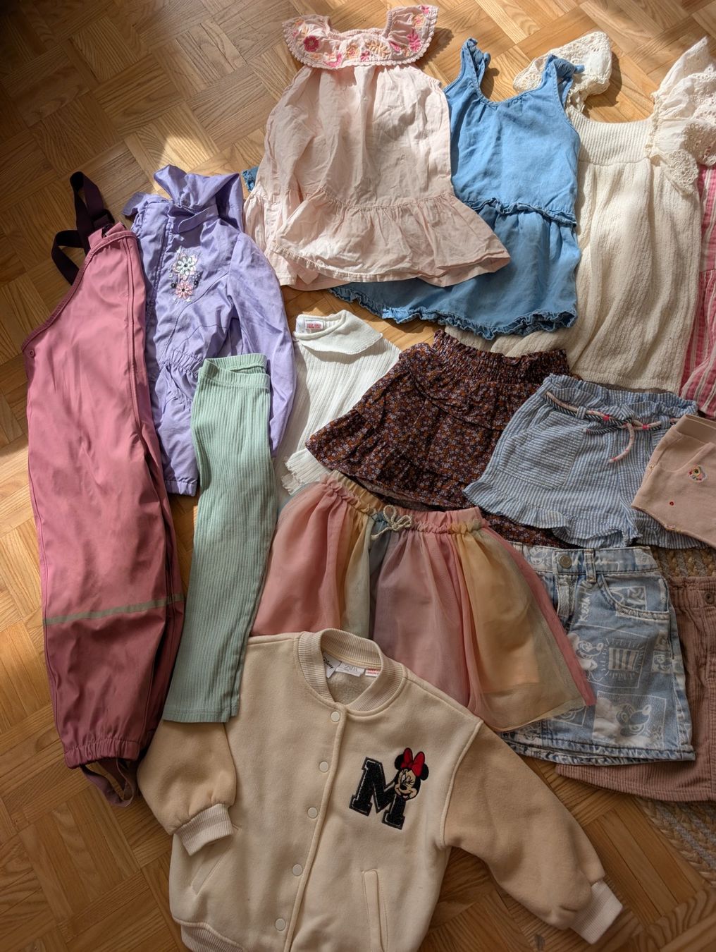 Lotti & Set di vestiti: Mädchenkleiderpaket 98 – Usato da Dietlikon venduto da SaNi15000 2