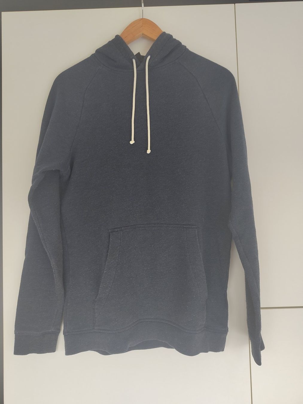 H&M Maglioni & Felpe: Hoodie / Kapuzenpulli Dunkelblau H&M – Usato da Wangen SZ venduto da scherpa1