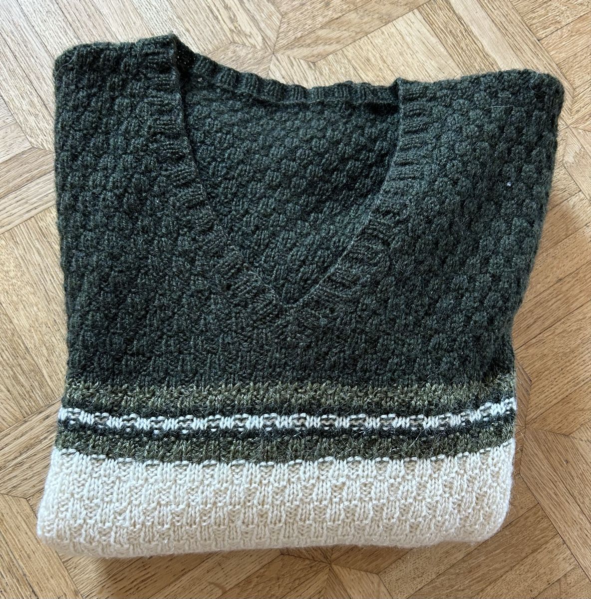 Pulls & Sweat-shirts: handgestrickter Pulli – D'occasion à Lengnau AG par Mefari 1