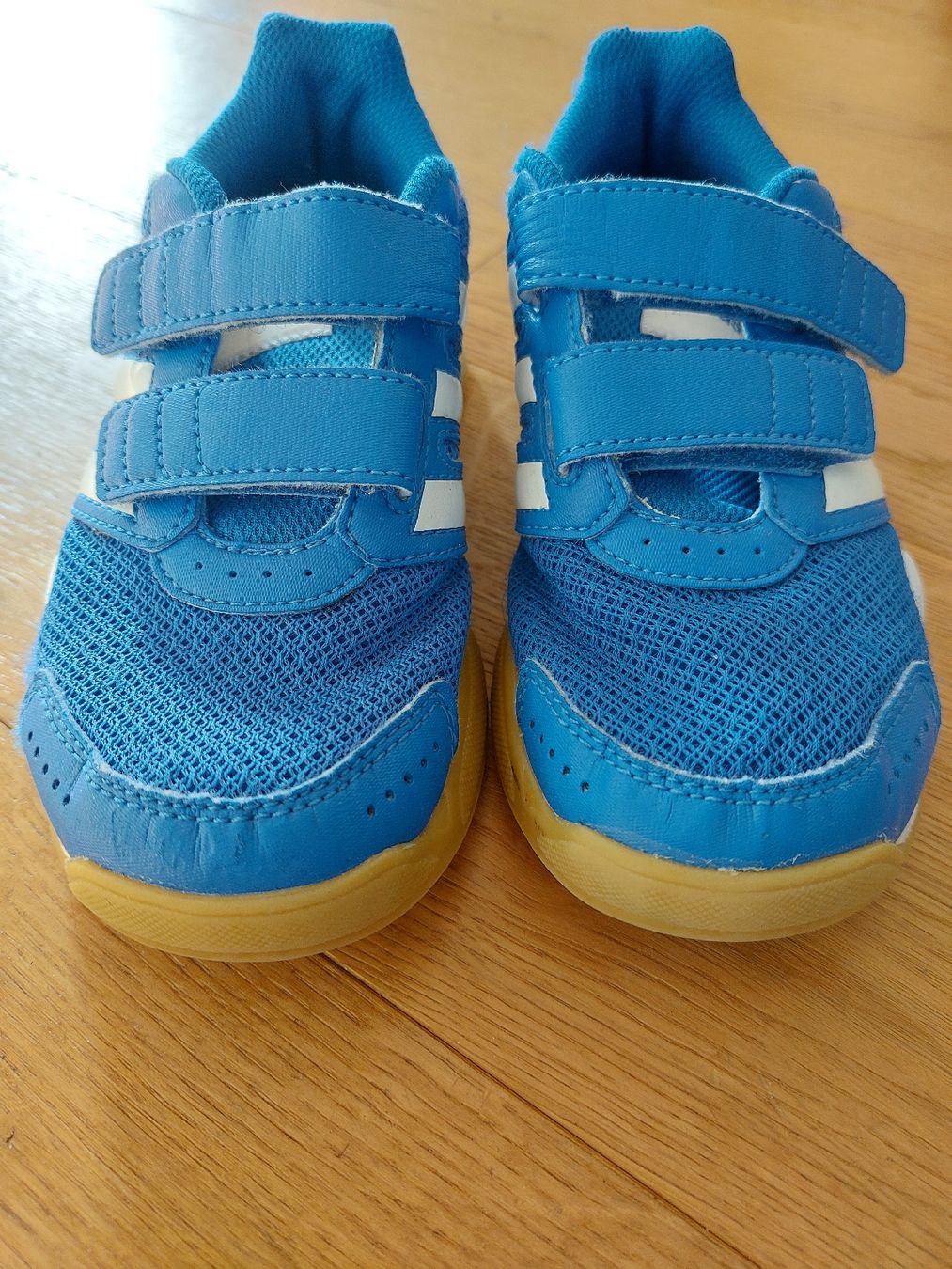 Scarpe per ragazzi: Hallenturnschuhe Gr 30 – Usato da Thun venduto da tin_5pm6 1