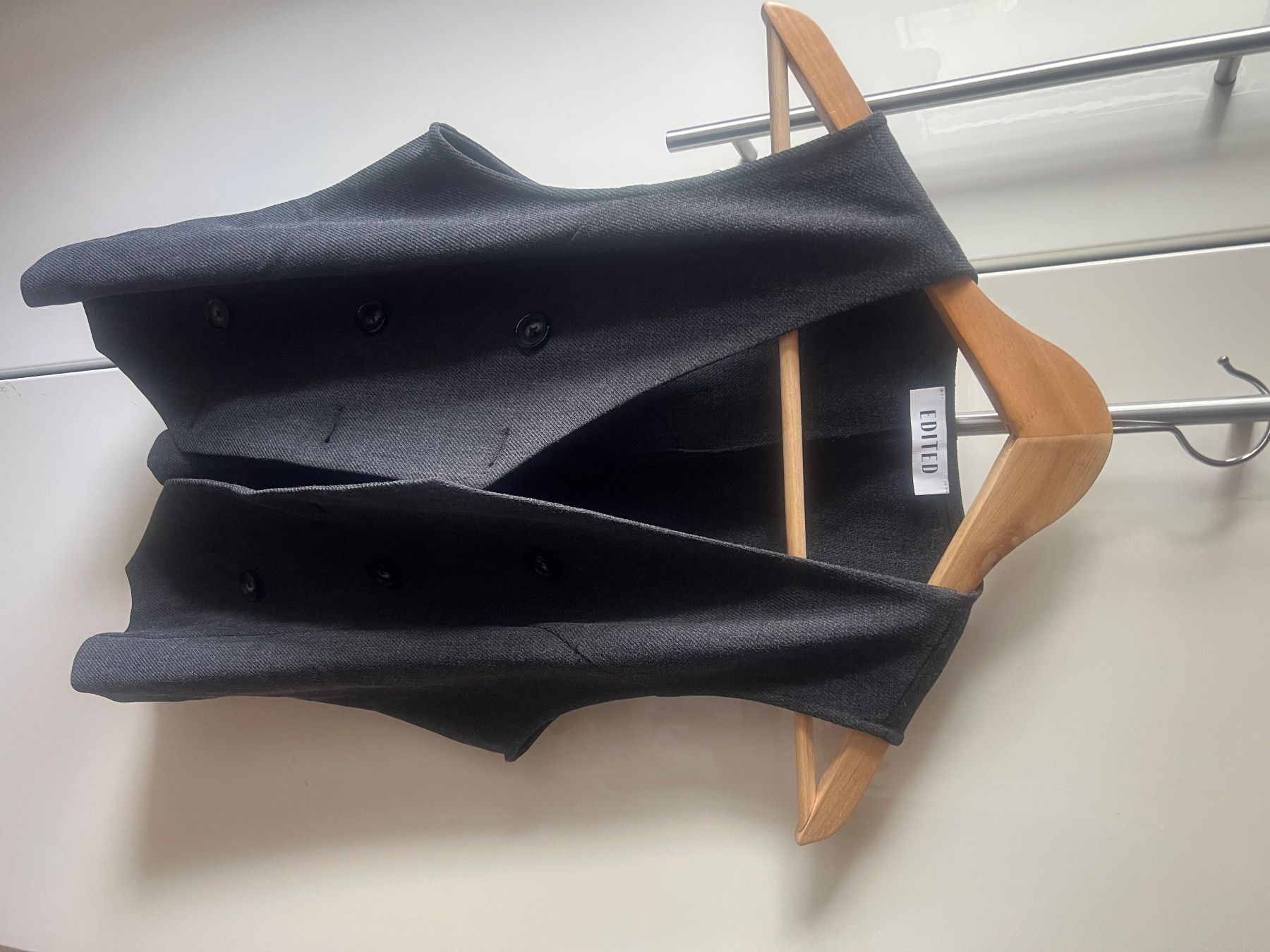 Gilets & Westen: Edited Weste grau – Gebraucht aus Riehen von sur_s6yq 1