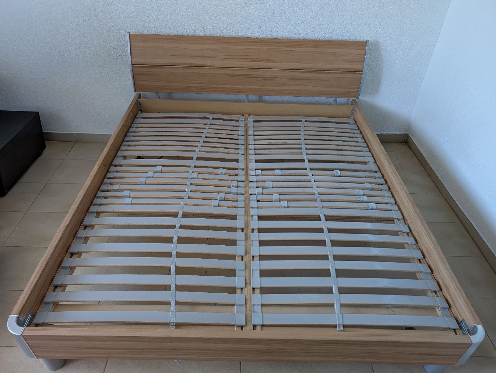 Letti: Doppelbett mit zwei Lattenroste – Usato da Buttwil venduto da Sadusk 1