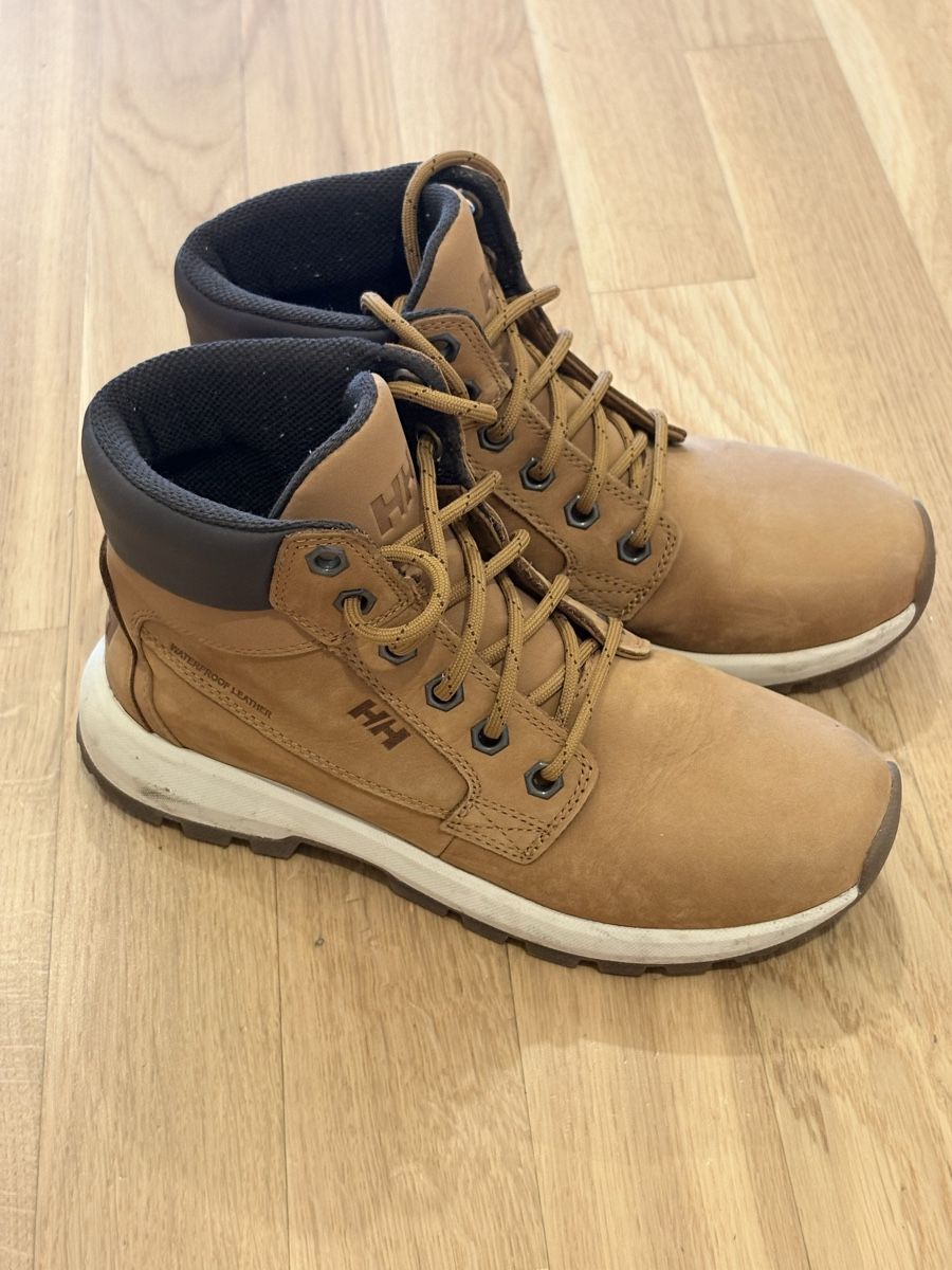 Helly Hansen Scarpe da donna: Helly Hansen Leather Boots Size 38 EU, Stylish! – Usato da Meyrin venduto da yej_w8lz