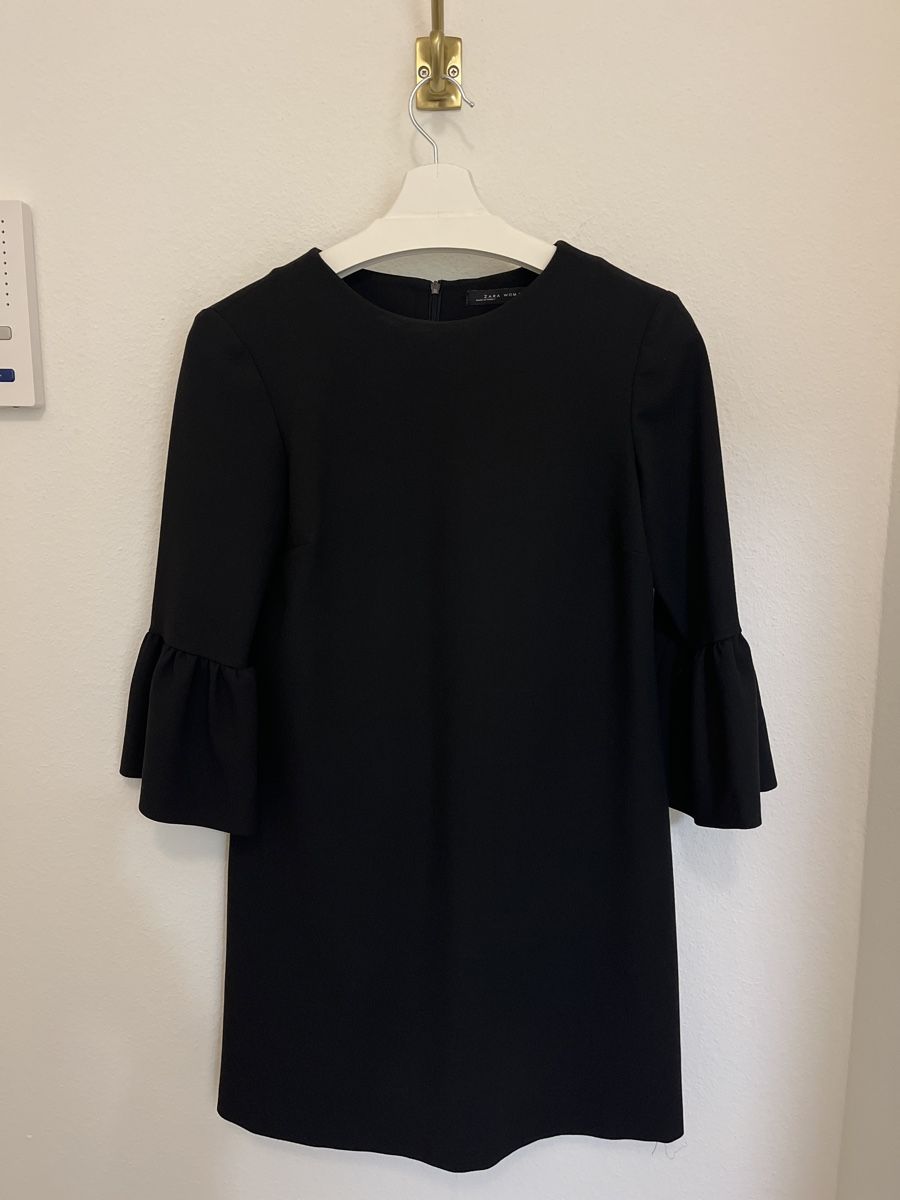 Vestiti: 4er Pack Schwarze Businesskleider – Usato da Luzern venduto da SonjaBucher