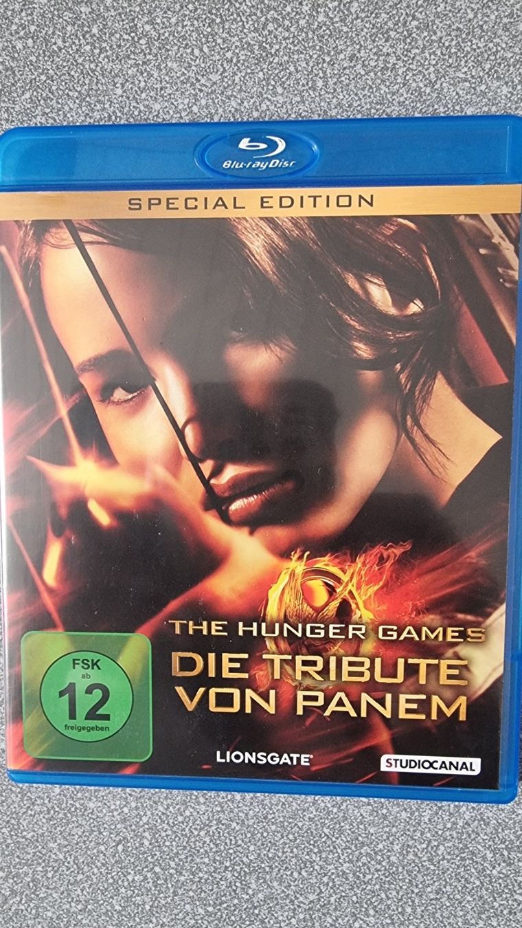 Tutti i DVDs: Blu Ray - Die Tribute von Panem / Special Edition – Usato da Oetwil am See venduto da fineli2