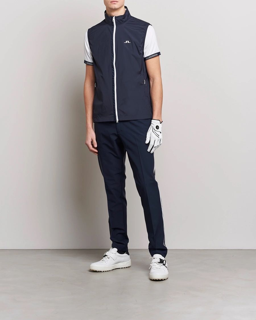 Lindeberg Giacche: J.LINDEBERG Ash Light Packable Vest Navy - Orginalpreis 150. – Nuovo e nell'imballaggio originale da Zürich venduto da luxuryoutlet1