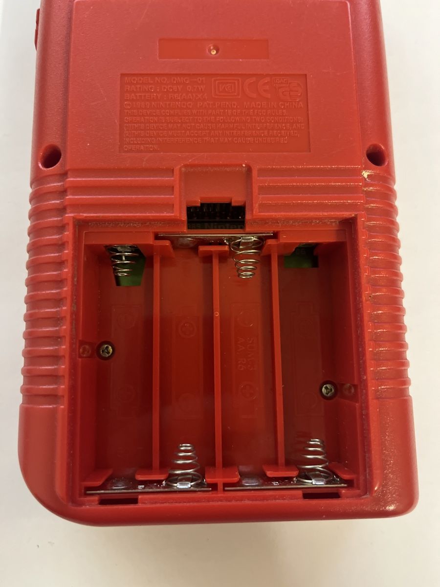 Nintendo Konsolen: Roter Game Boy, Retro-Gaming Spass – Gebraucht aus Attelwil von World_of_Comics 2