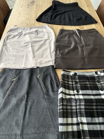 Damen Minijupe/ Miniröcke Set Grösse XS/S