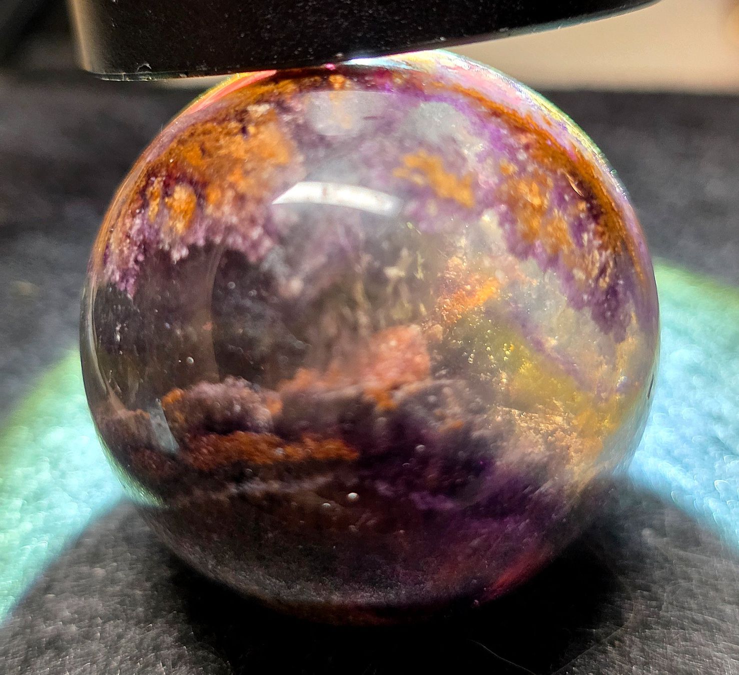 Minéraux & Lithothérapie: 💜 Auralit-Fluorit-Kugel E – Neuf avec emballage d'origine à Matzingen par Shay_Crystalz 3