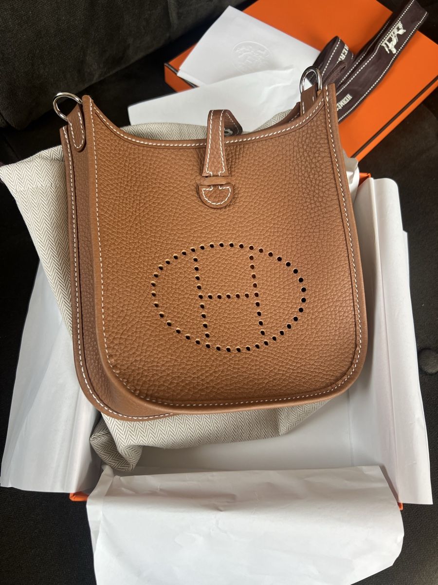 Hermès Borse: Sac Hermès Evelyne 16 Amazone Gold – Nuovo (secondo la descrizione) da Lutry venduto da roxypoxy 3
