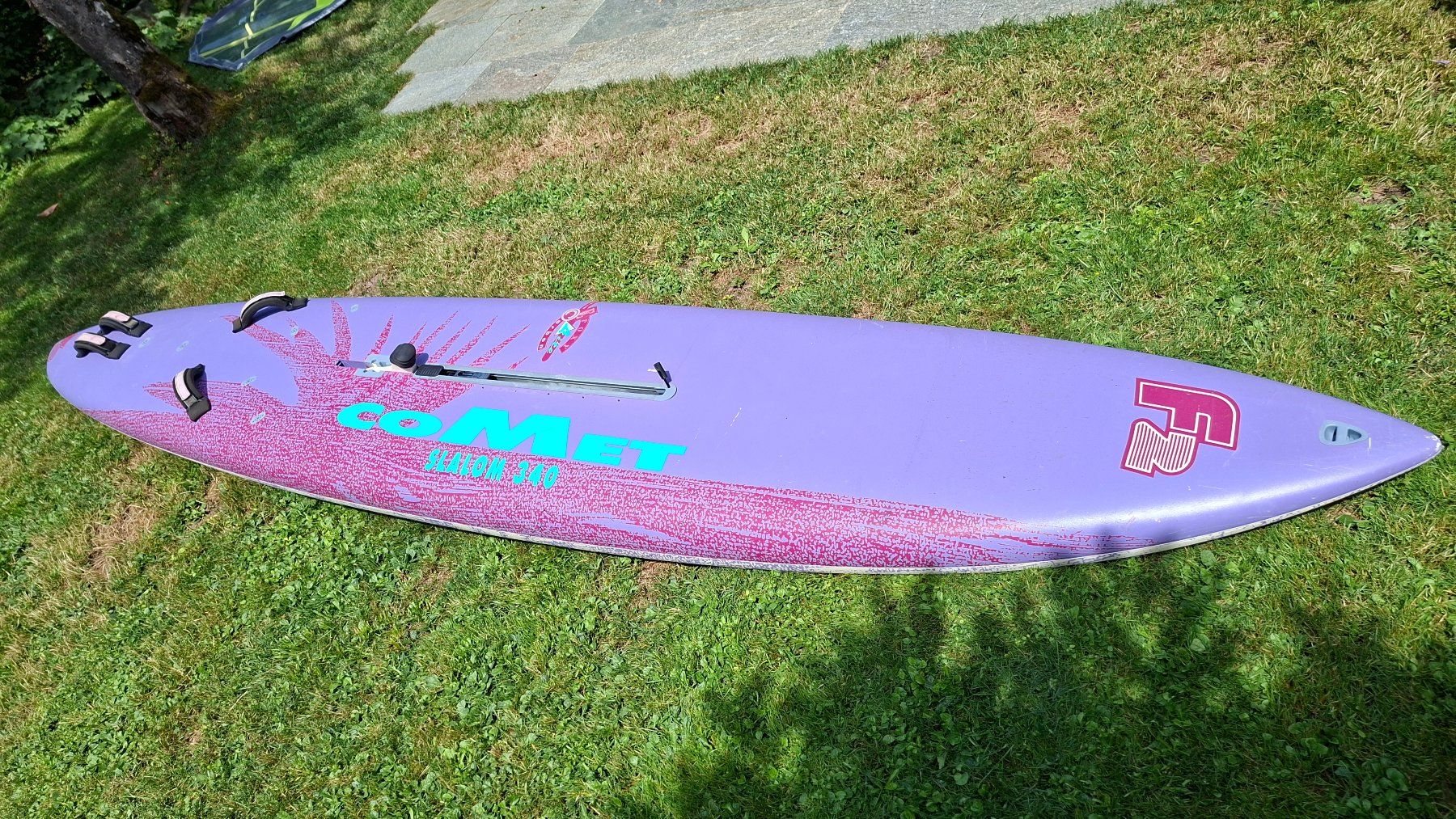 Tavole da surf e di nuoto: Surfbrett f2 Comet mit Segel und Trapez – Usato da Hombrechtikon venduto da hame25