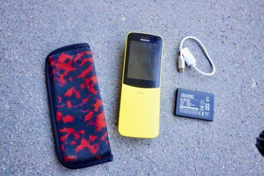 Nokia Telefoni cellulari / Smartphones: Nokia 8110 4G " Banana  " – Usato da Chur venduto da JennyAlexander 1