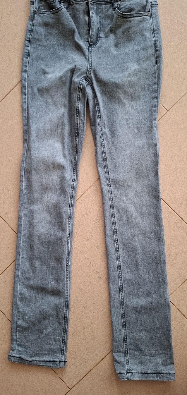 Jeans: Jeans grau 34 von Chicoree – Usato da Thun venduto da lede