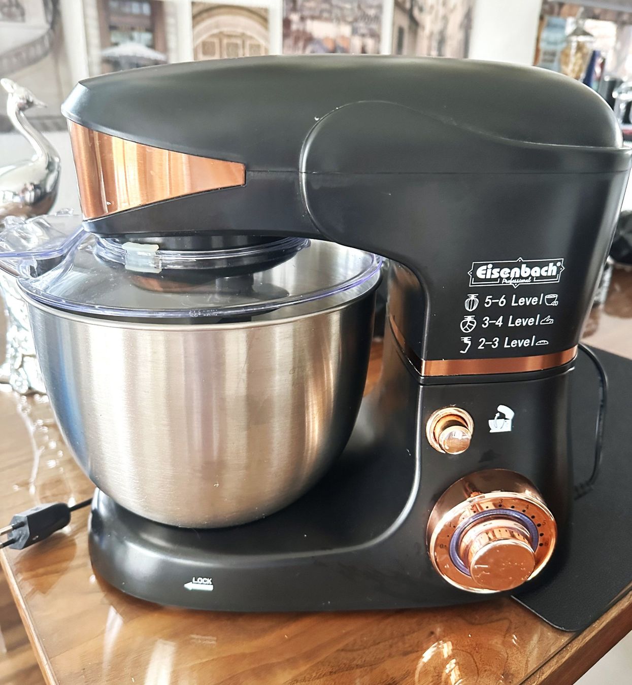 Elettrodomestici da cucina: Küchenmaschine Eisenbach 1200 W Schwarz – Usato da Hombrechtikon venduto da MalgorzataJ