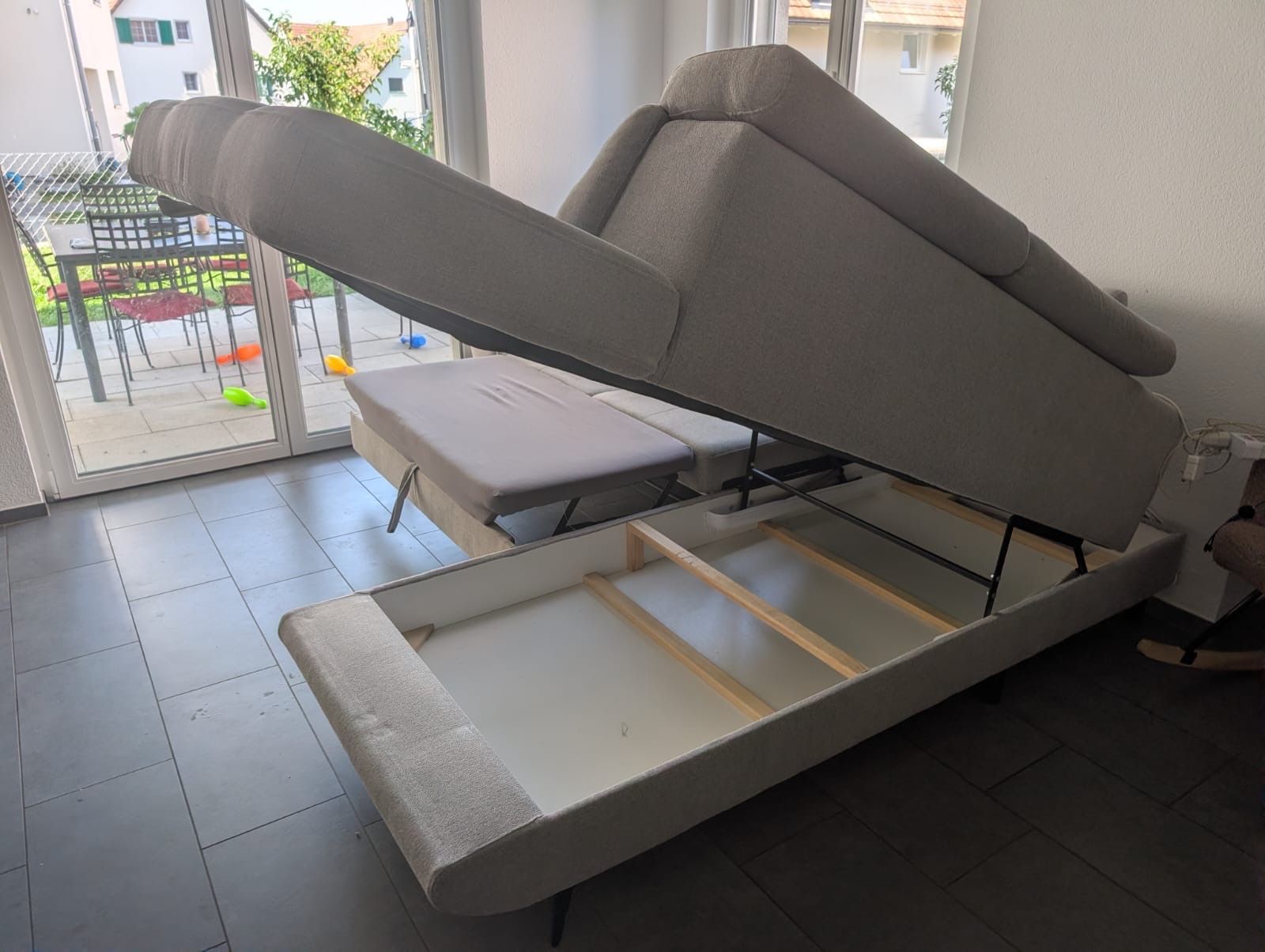 Conforama Sofas: Ecksofa mit Schlaffunktion und Stauraum – Gebraucht aus Höri von Riccik94 2