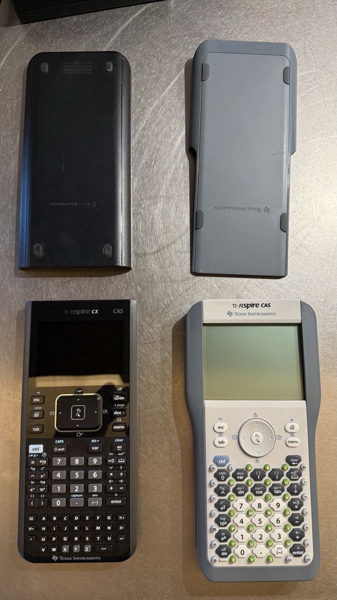 Texas Instruments Calcolatrici tascabili: 2x Texas Instruments Wissenschaftlicher Taschenrechner – Usato da Rehetobel venduto da ZM81