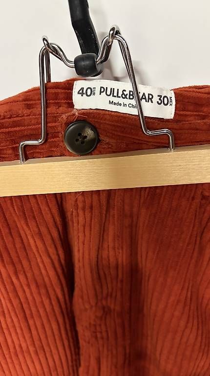 Pantalons: Pull&Bear Cordhose rostorange  Gr. 40 – D'occasion à Biel/Bienne par bza_b2vc 1