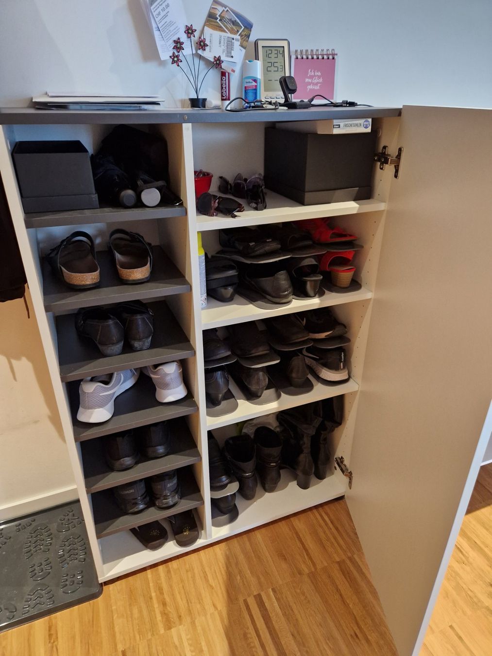 Schränke: Schuhschrank weiss/grau – Gebraucht aus Niederhasli von foxy_8155 1