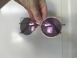 Lunettes de soleil rosatre (rose/violet)