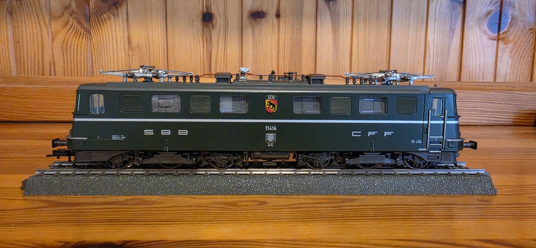 Märklin Modelleisenbahnen: Märklin Ae 6/6 HO Bern – Gebraucht aus Bettlach von United83