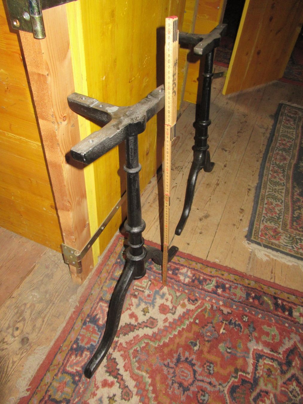 Altri mobili d'antiquariato: Ein paar Gussfüsse – Nuovo (secondo la descrizione) da Berg SG venduto da Pizza58 2