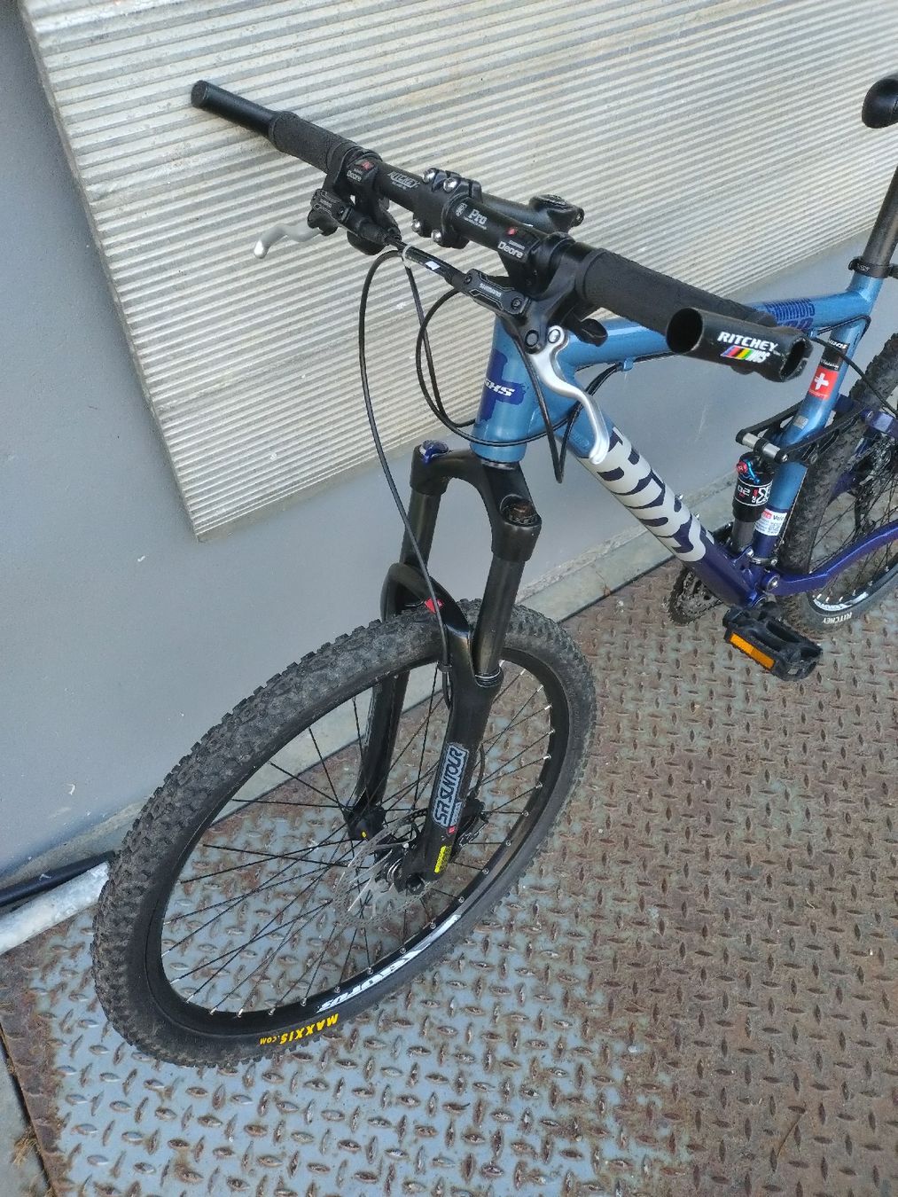 Bixs Biciclette: MTB Bixs Chamois 500 Fully 19" (L) – Usato da Farvagny-le-Grand venduto da LaCaverne 2