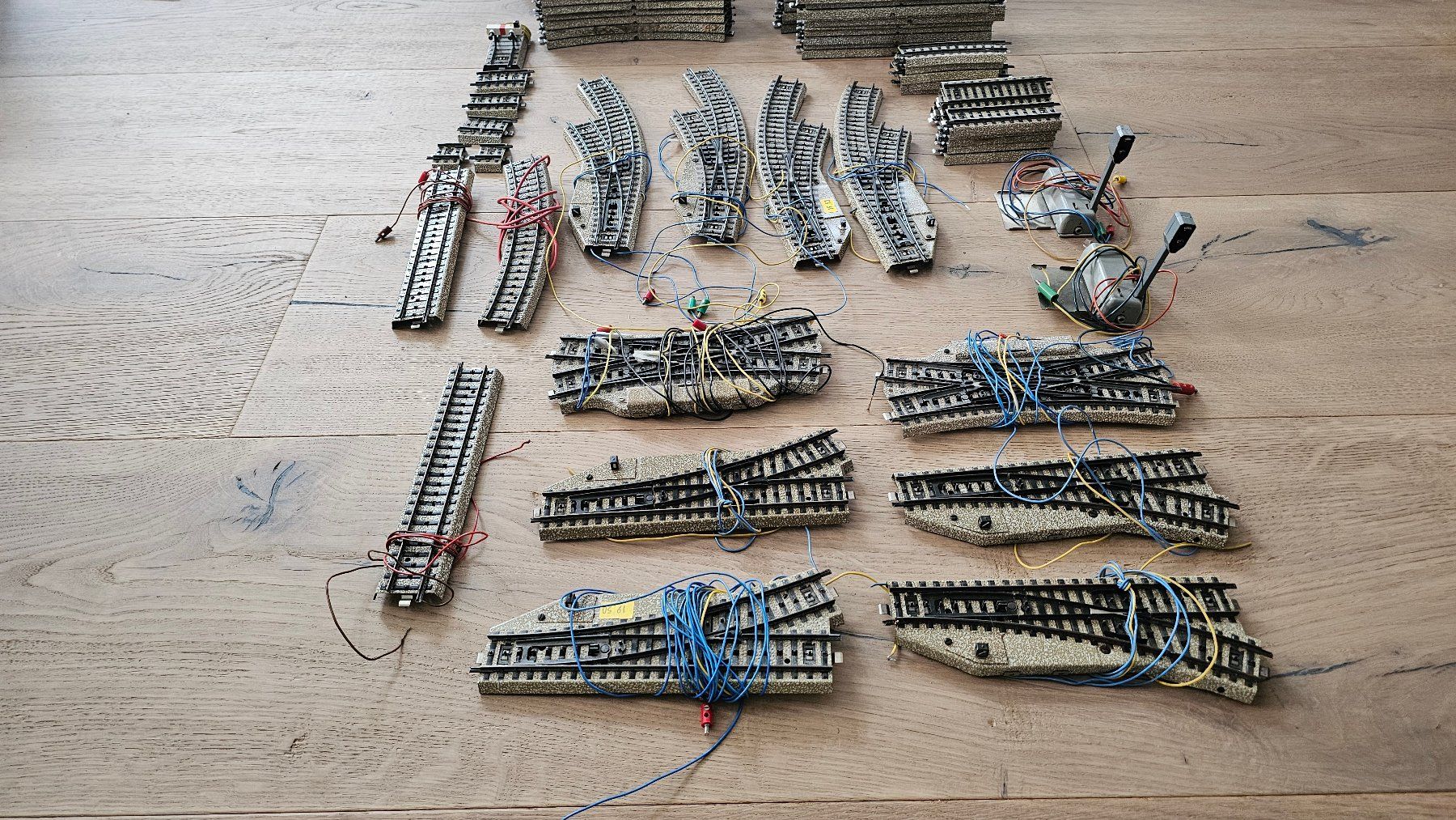 Märklin Modellini di ferrovie: Märklin Schinenmaterial HO, Weichen, Lichtsignal, . . . – Usato da Walenstadt venduto da pedroju-1 3