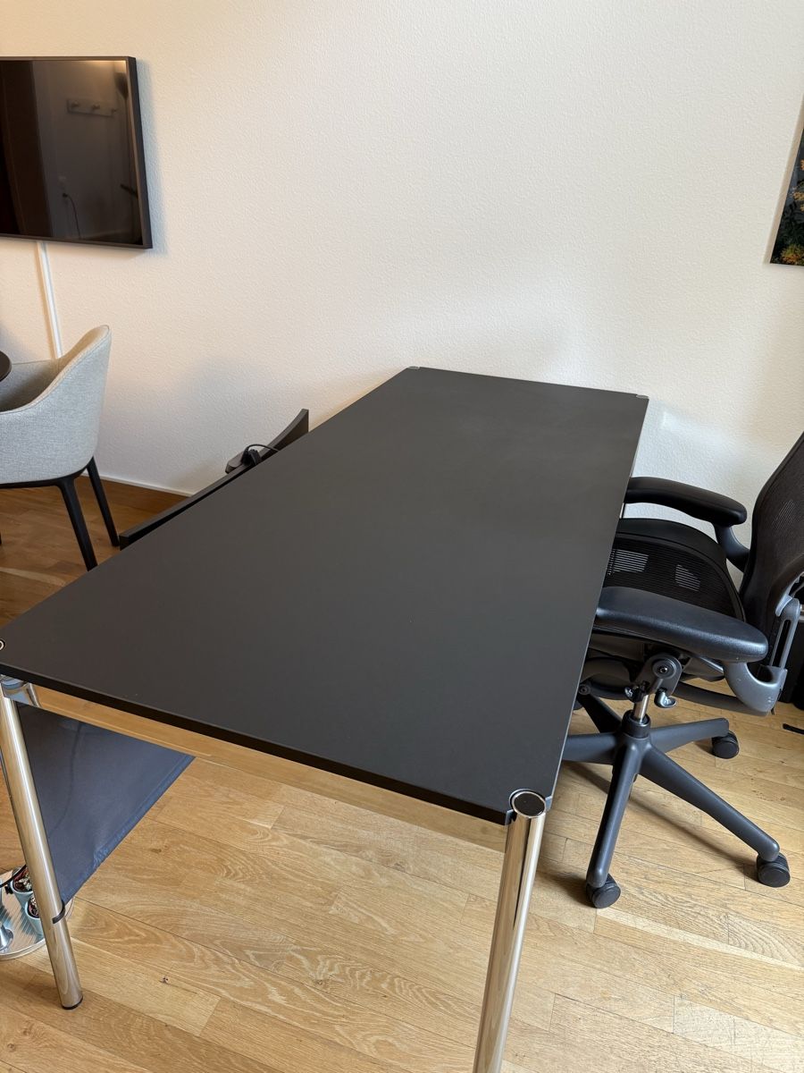 USM Schreibtische: USM Haller Tisch – Gebraucht aus Erlenbach ZH von ralphossa 1