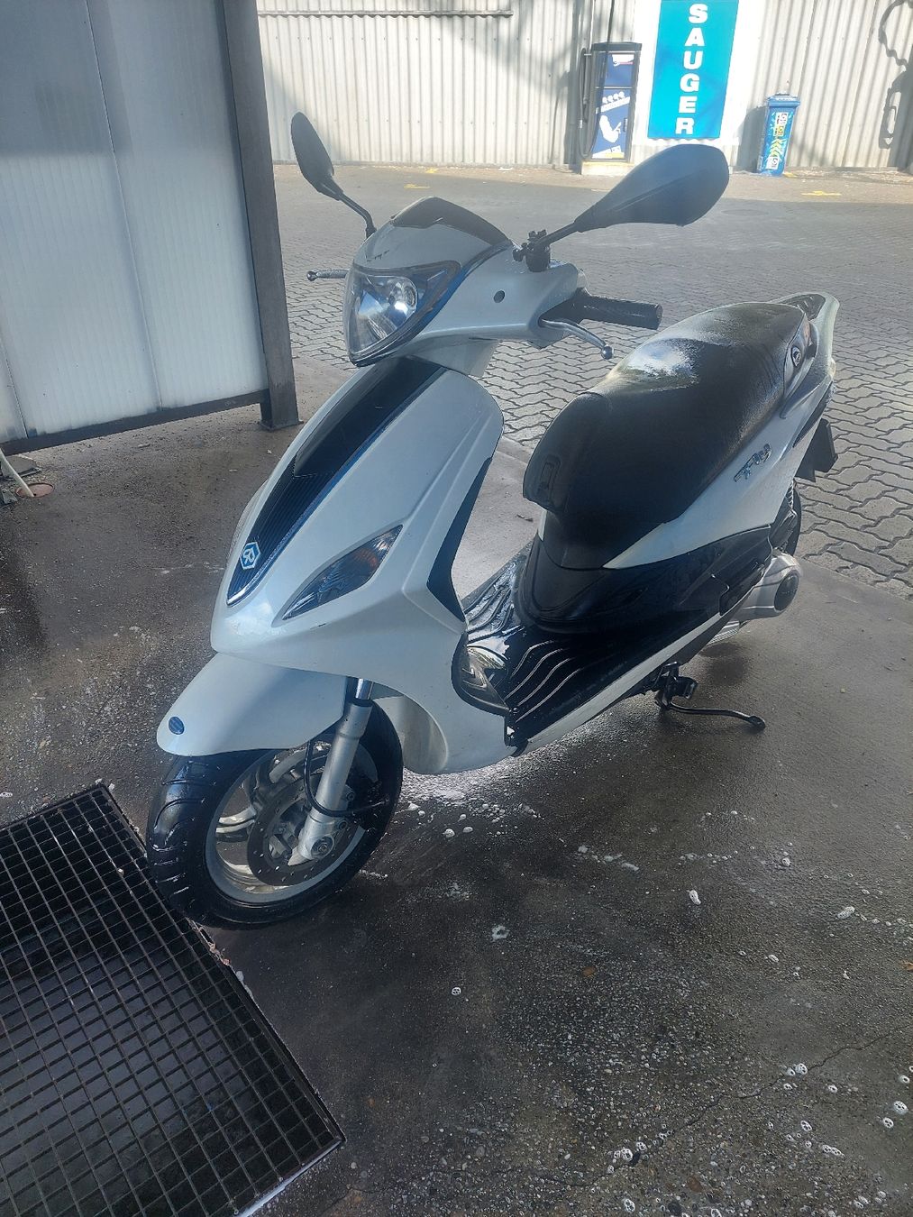 Piaggio Scooter: Piaggio Fly 125 i.e 3V – Usato da Winterthur venduto da ale_t766