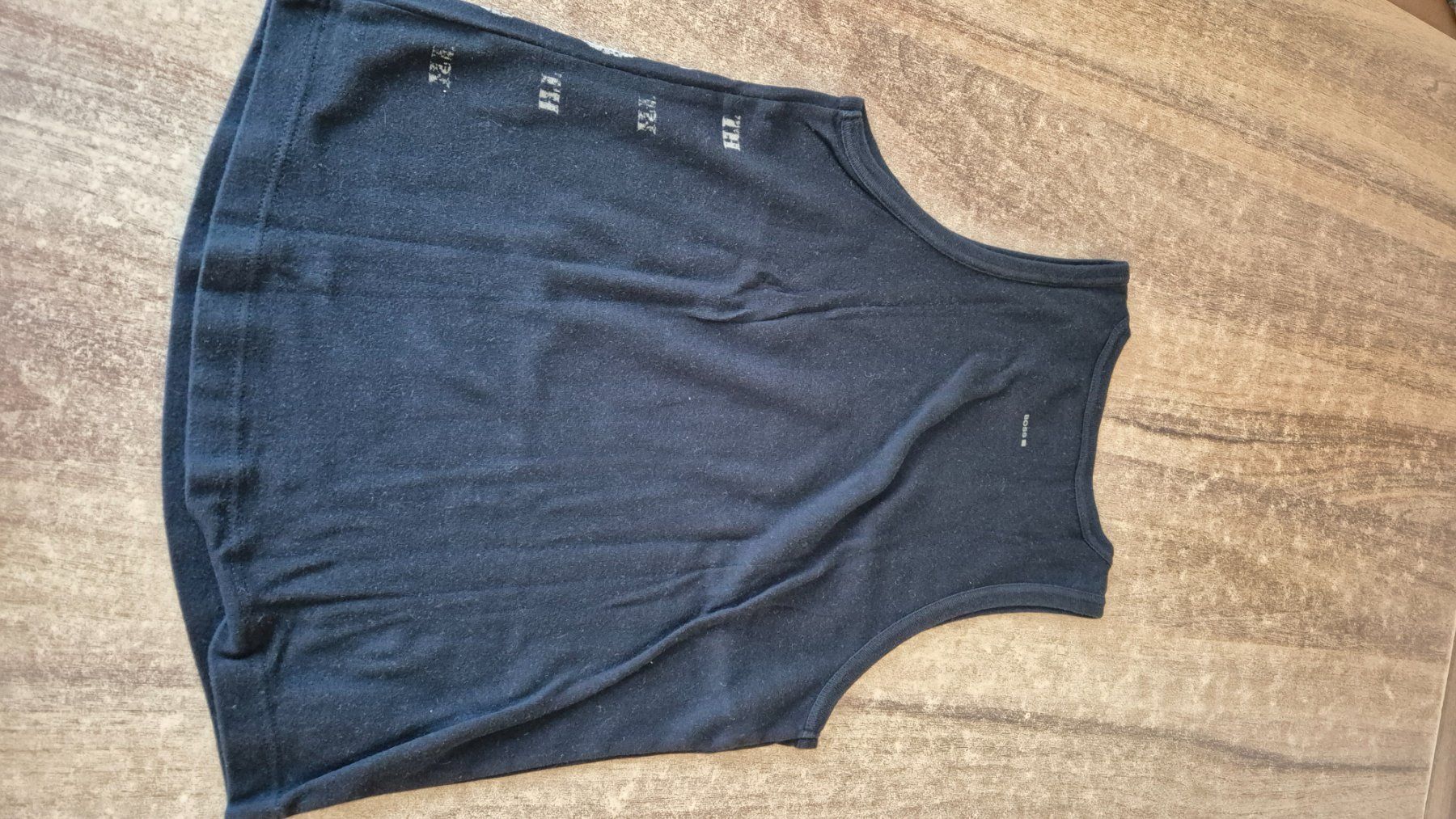 Hugo Boss T-shirt: schwarzes Trägershirt "Boss" Gr.M – Usato da Wängi venduto da Maur1 1