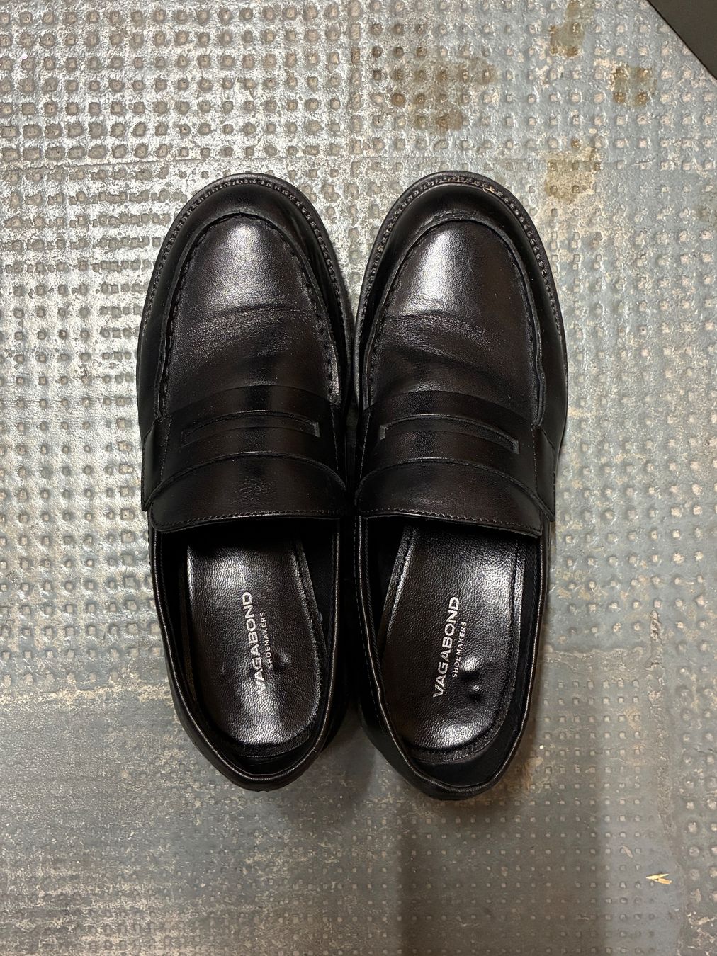 Vagabond Scarpe da uomo: Vagabond Kenova Loafer Slipper Gr. 36 – Usato da Basel venduto da ememilil 1