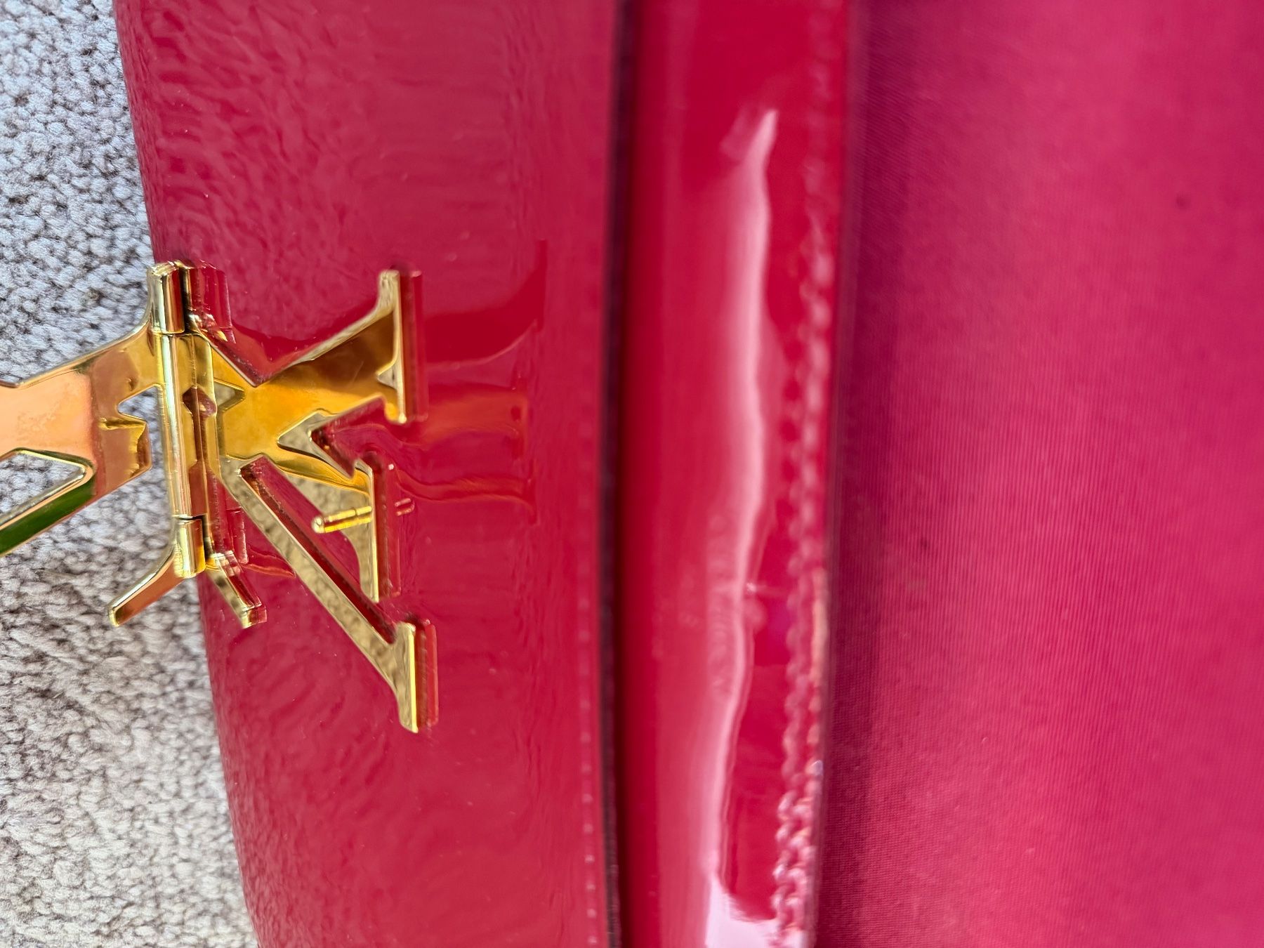 Louis Vuitton Borse da donna: Louis Vuitton Pochette Fuchsia – Usato da Zürich venduto da SecondhandZurich 5