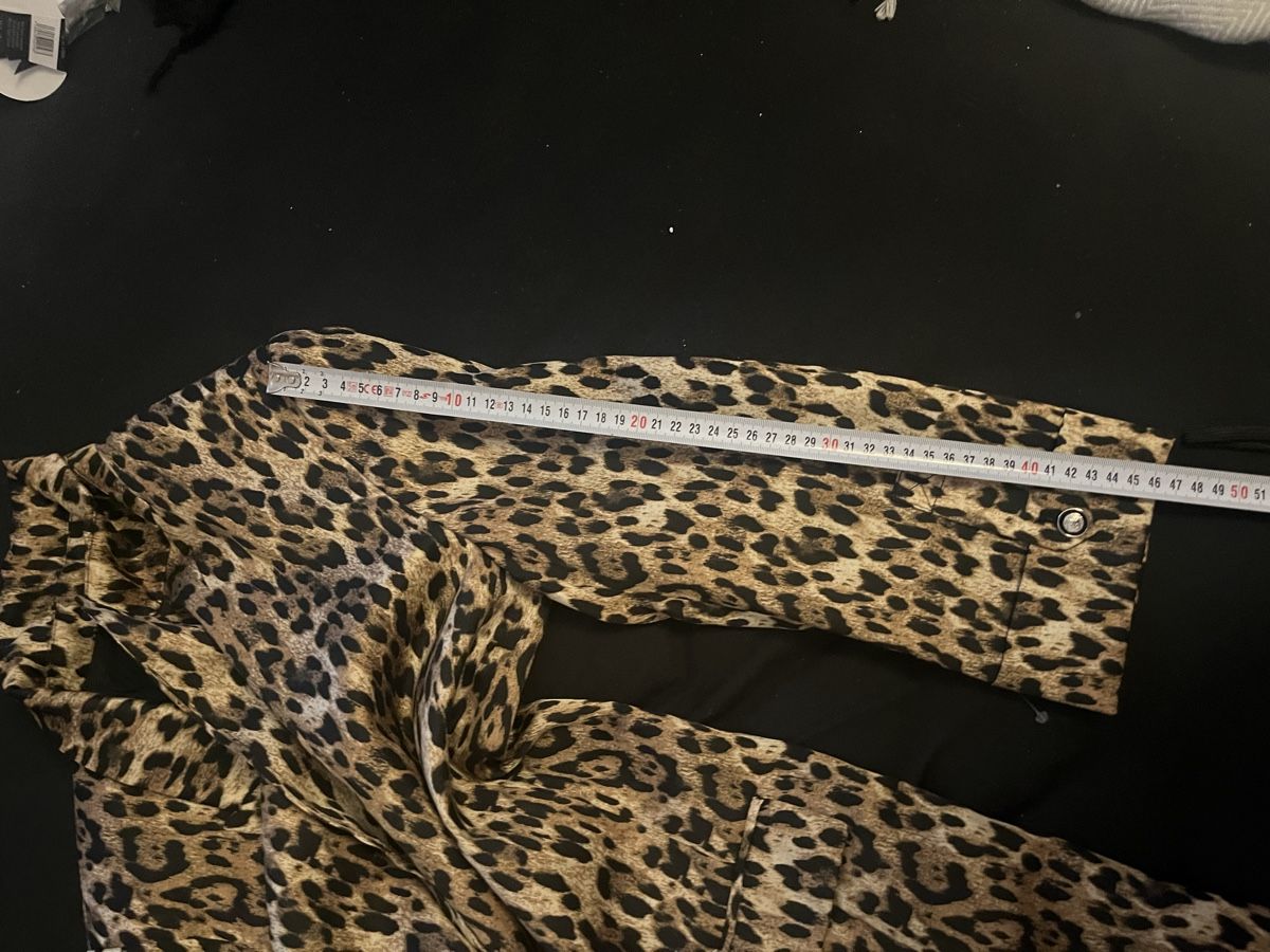 Zara Vestes: Zara Blazer  Leo-Muster Grösse M  – Neuf (Voir description) à Olten par sae_82z2 3