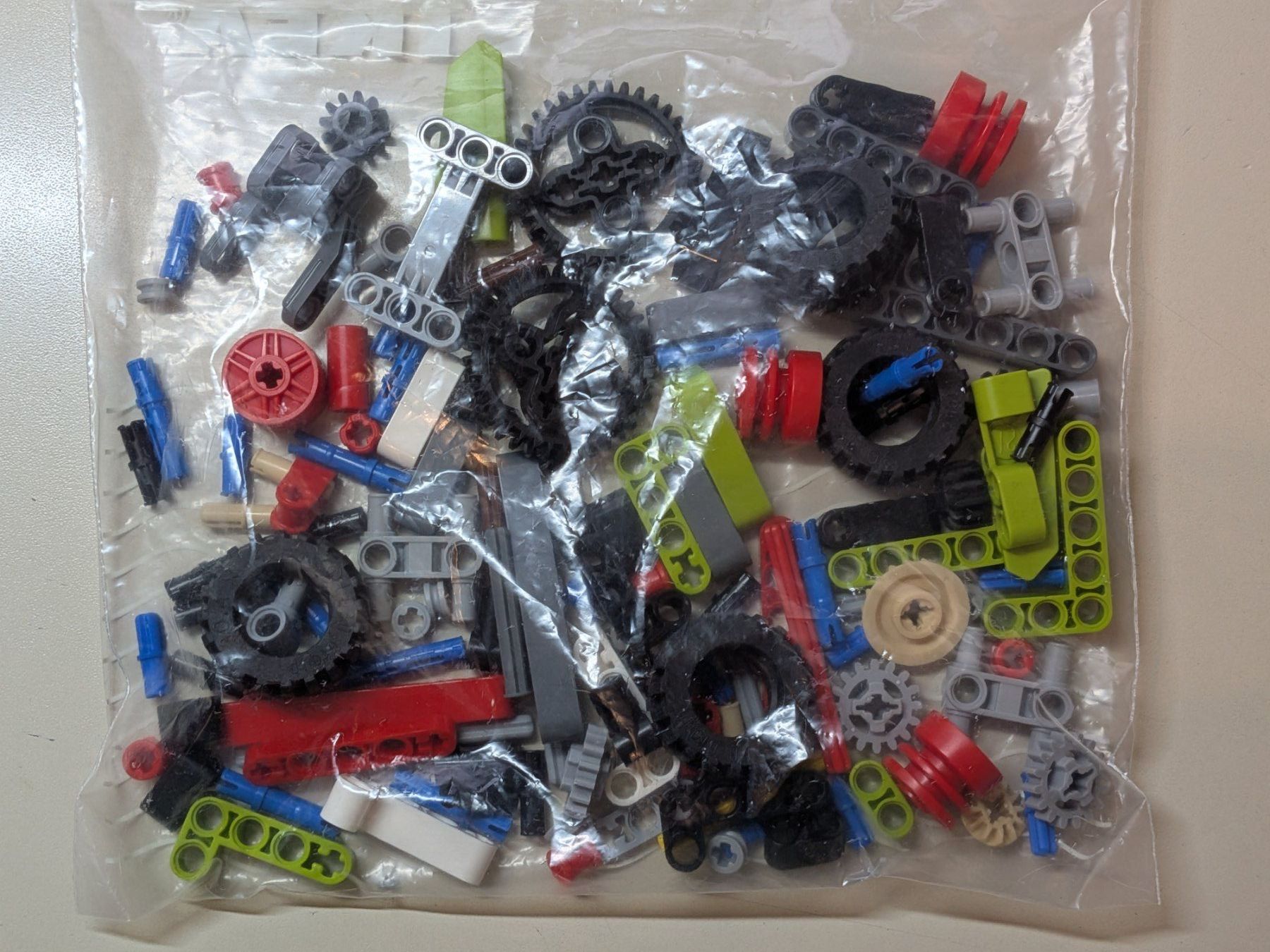 Lego Kit di costruzioni: Lego Technic 42102 Mini CLAAS XERION [komplett] – Usato da Port venduto da gecotom 1
